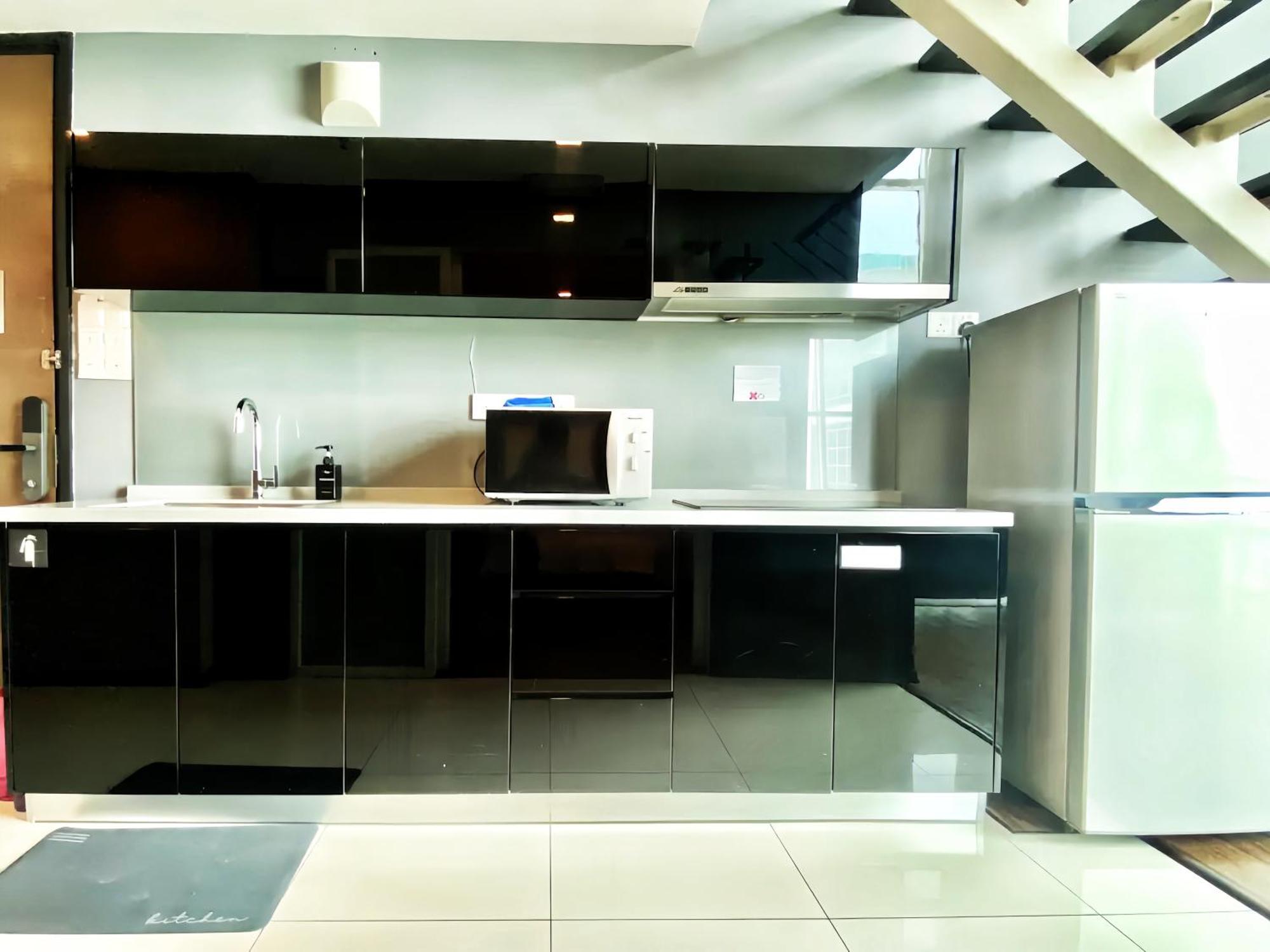 Maritime Seaview Suites Penang George Town Exterior foto